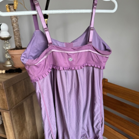 Lululemon Tank Size 8 - Picture 2 of 2